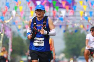 BIB: 1212, 46880
                            <button type="button" onclick="openModal(9916931)" class="btn btn-primary btn-sm float-right btn-popup" data-toggle="modal" data-target=".modal-high-quality">
                        <i class="fas fa-shopping-cart"></i> Add to Cart
                    </button>
                                            <button type="button" onclick="isThisMe(9916931, true)" class="btn btn-success btn-sm float-right btn-popup btn-isme hidden" data-toggle="tooltip" data-placement="bottom" title="นี่คือรูปของคุณใช่ไหม คลิกที่นี่เพื่อเอาเข้าอัลบั้ม">
                        <i class="fas fa-plus"></i> Add to album
                    </button>
                    <button type="button" onclick="isThisMe(9916931, false)" class="btn btn-warning btn-sm float-right btn-popup btn-isnotme hidden">
                        <i class="fas fa-ban"></i> Remove from album
                    </button>